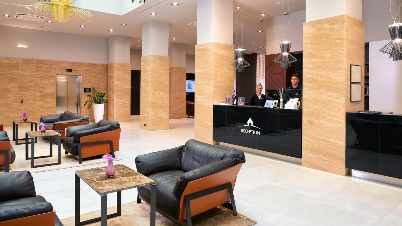 Cornaro Hotel Split Exterior foto Reception