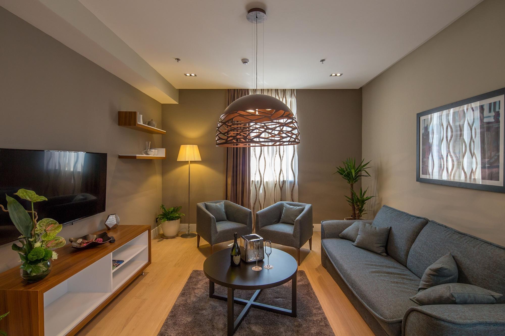 Cornaro Hotel Split Exterior foto A living room in a modern apartment