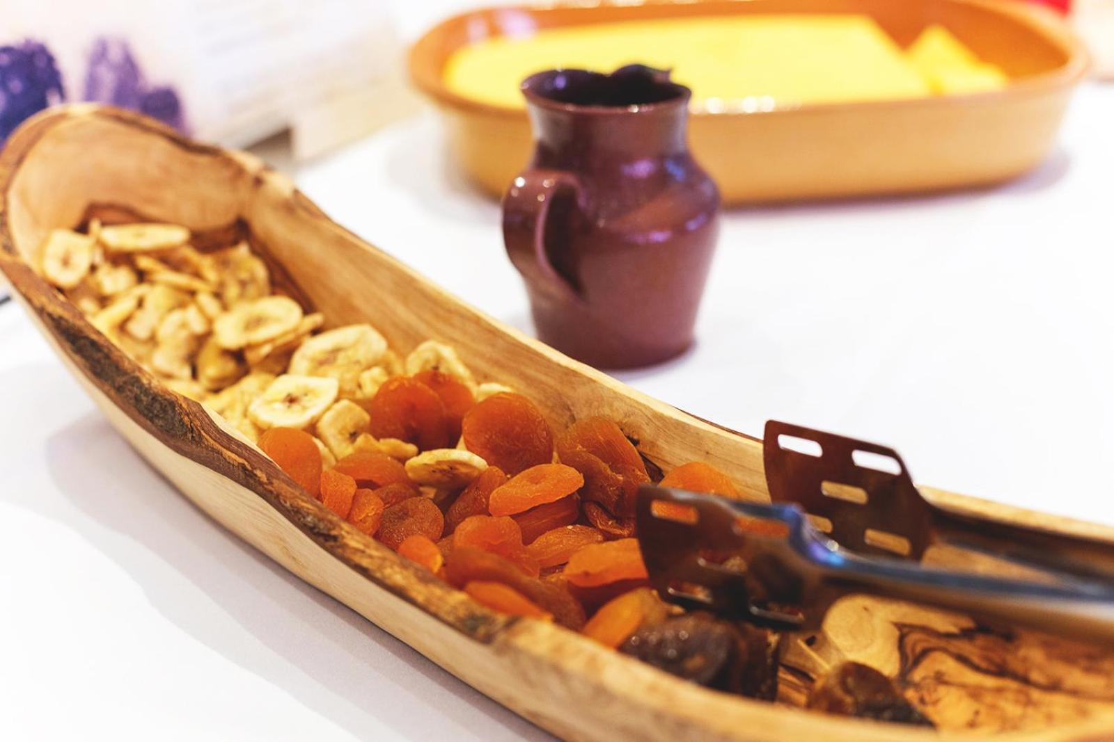 Cornaro Hotel Split Exterior foto Dried fruits
